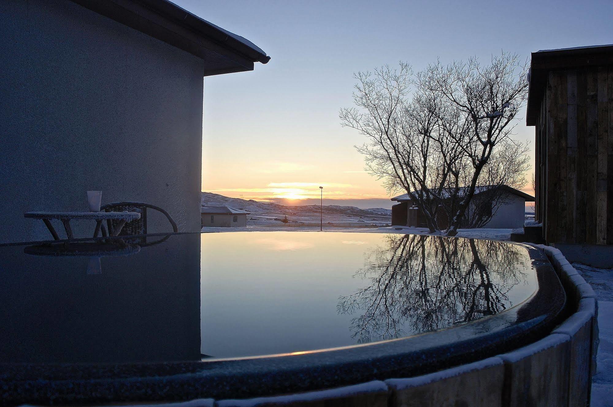 Borealis Hotel Ulfljotsvatn Exterior photo