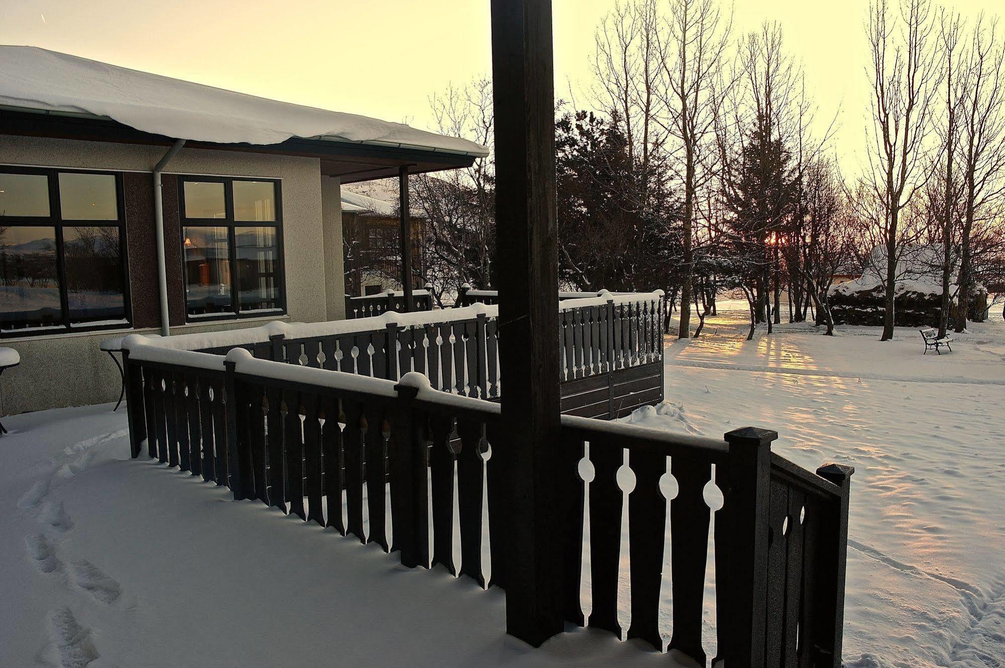 Borealis Hotel Ulfljotsvatn Exterior photo